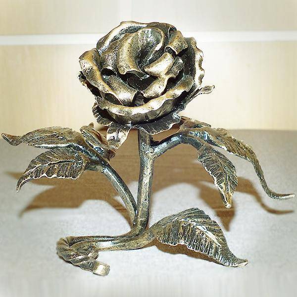 Кованая роза своими руками: чертежи, как сделать кованый лепесток