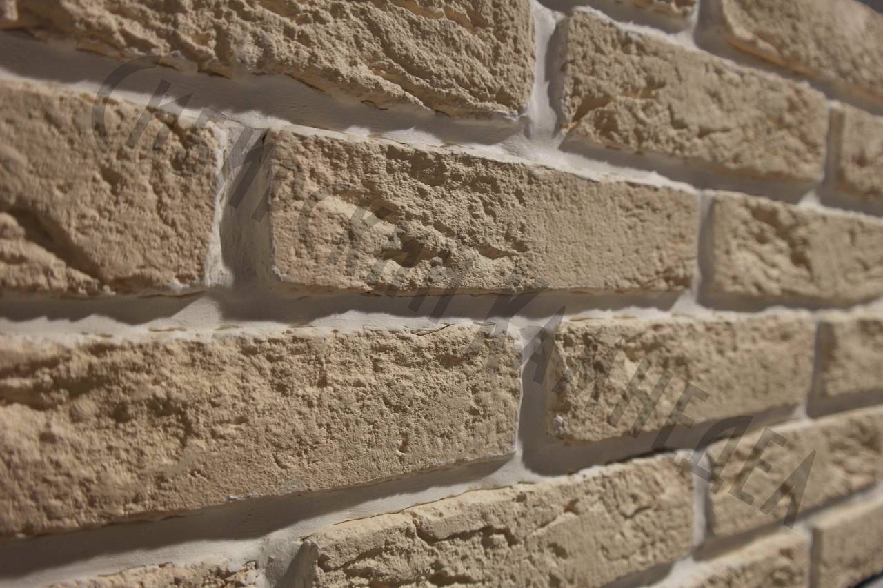 Декоративный камень из гипса: как сделать самостоятельно и наклеить на стену