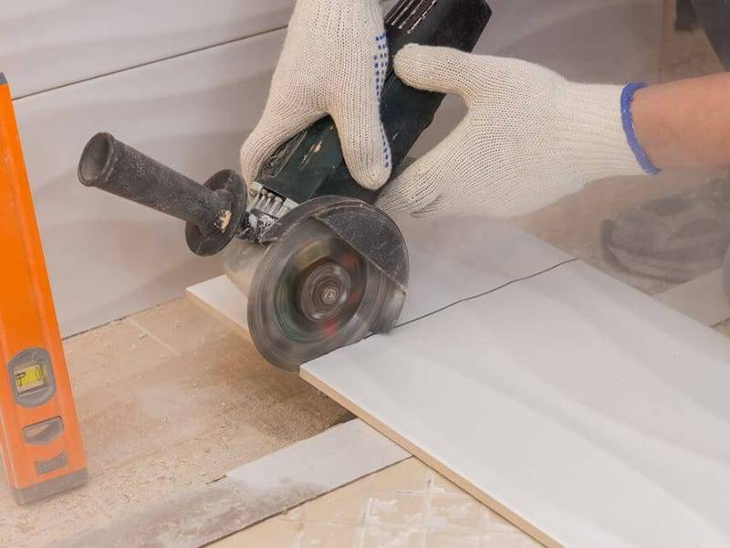 Как резать бетон болгаркой: без пыли, как пилить правильно, шробление стен, выбор инструмента и насадки, определение вида материала, советы и рекомендации