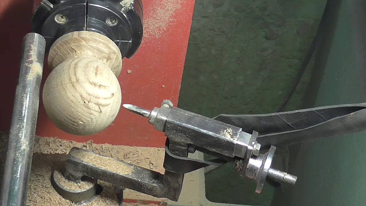 Как выточить шар из дерева?