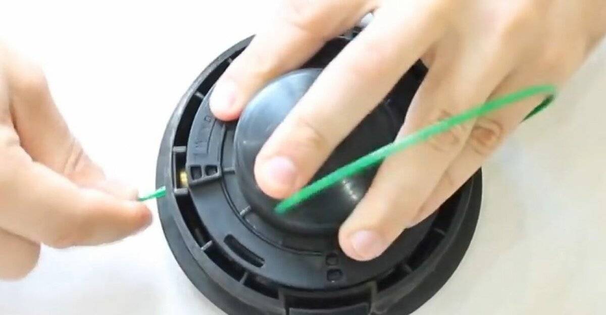 Как вставить леску в автоматическую катушку триммера