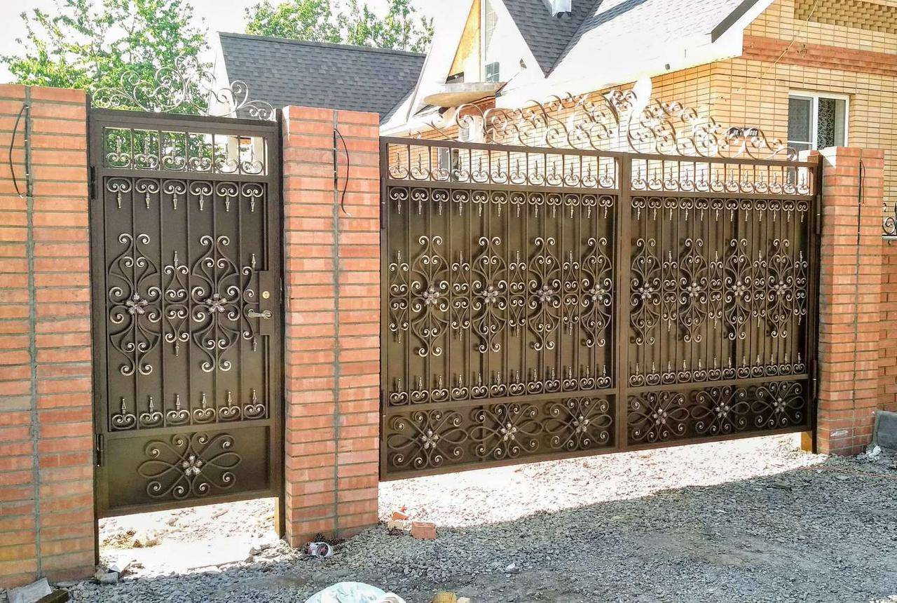 2021 ᐈ ???? (+89 фото) красивые ворота для частных домов