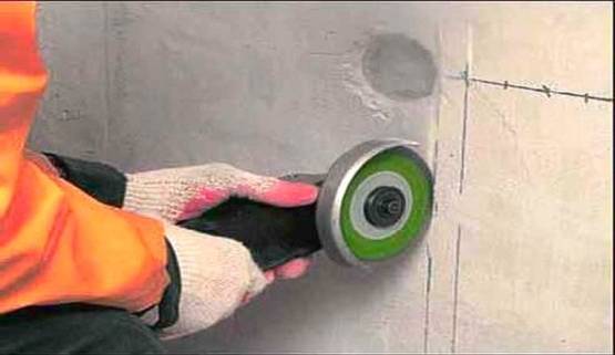 Штробление стен без пыли: перфоратором, болгаркой, штроборезом