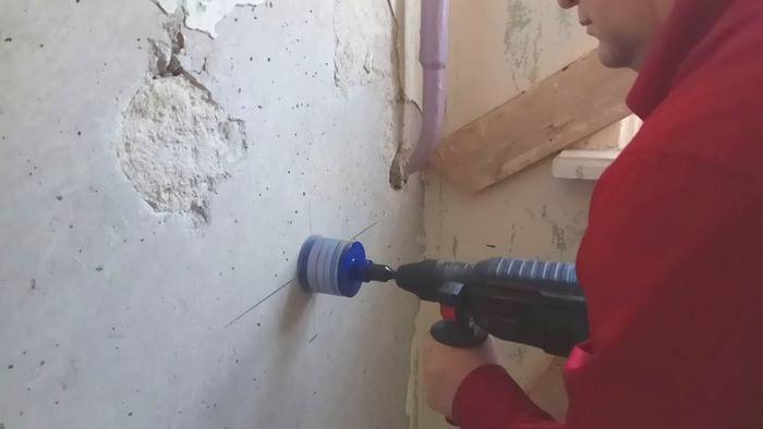Как правильно просверлить дрелью отверстие в бетонной стене - vira