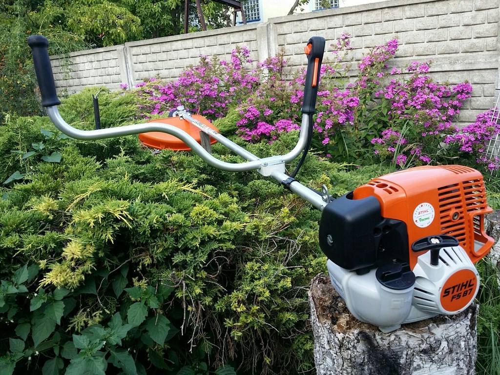 Топ триммеров. Shtil fs87. Stihl FS 87. Триммер Stihl FS 87. Бензокосы штиль fs87.