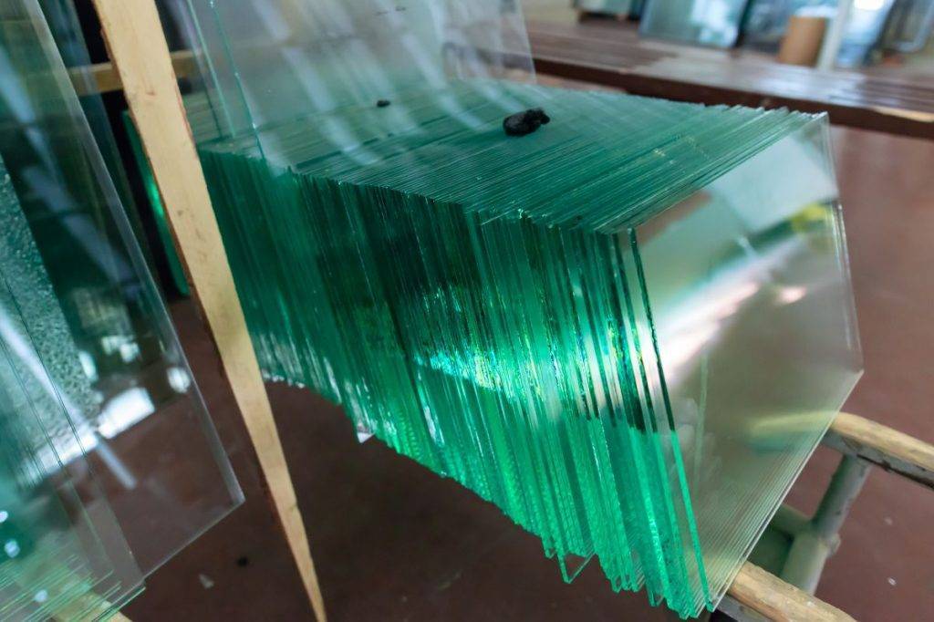 Как отрезать стекло без стеклореза