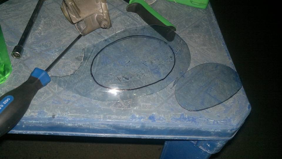 Как вырезать стекло круглой формы?