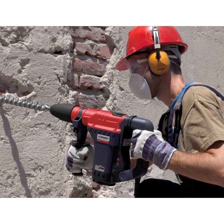 Как сэкономить на перфораторе и просверлить бетонную стену обычной дрелью?