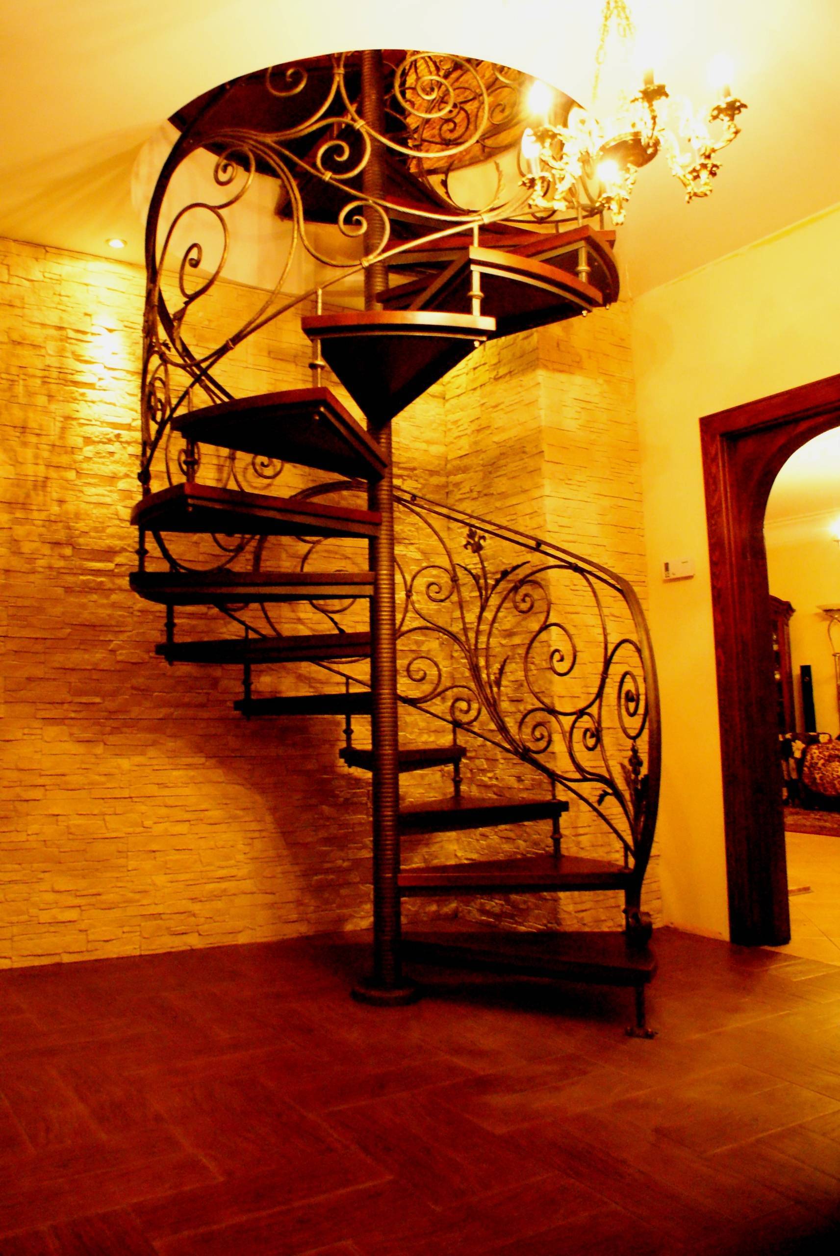 Кованые лестницы: виды конструкций, проектирование и изготовление