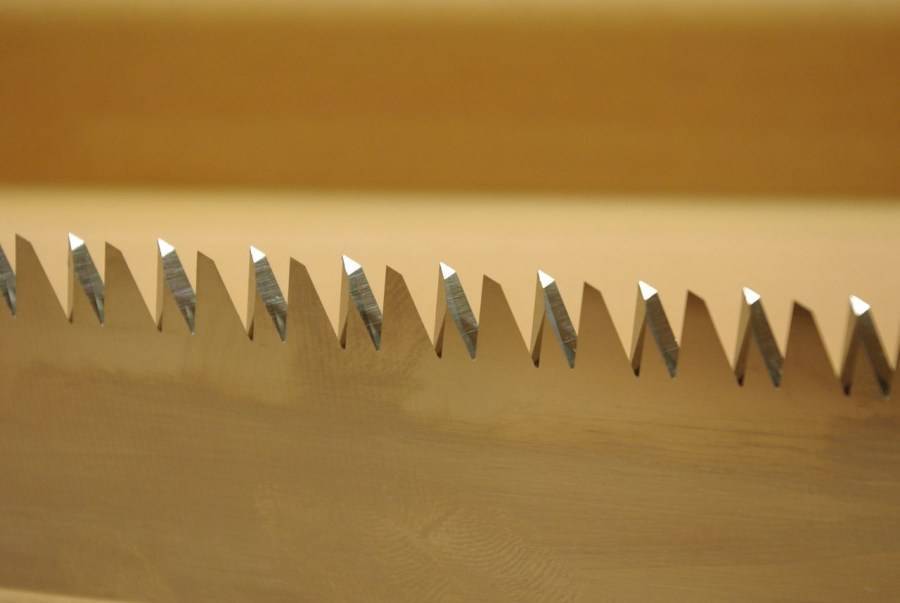 Заточка твердосплавной дисковой пилы: значение углов и формы зубьев