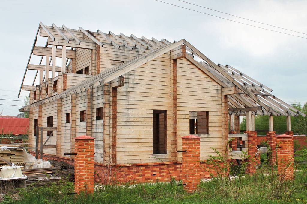Реконструкция старых деревянных домов: достройка, надстройка, перестройка