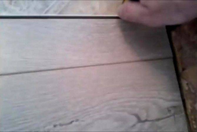 Как сделать стык между плиткой и ламинатом: решение +видео
