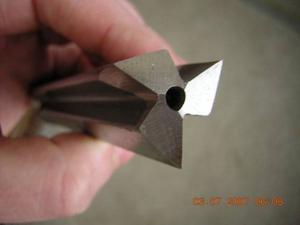 Сверло для квадратных отверстий: как работает долбежное треугольное сверло для сверлению по металлу или дереву и где его купить