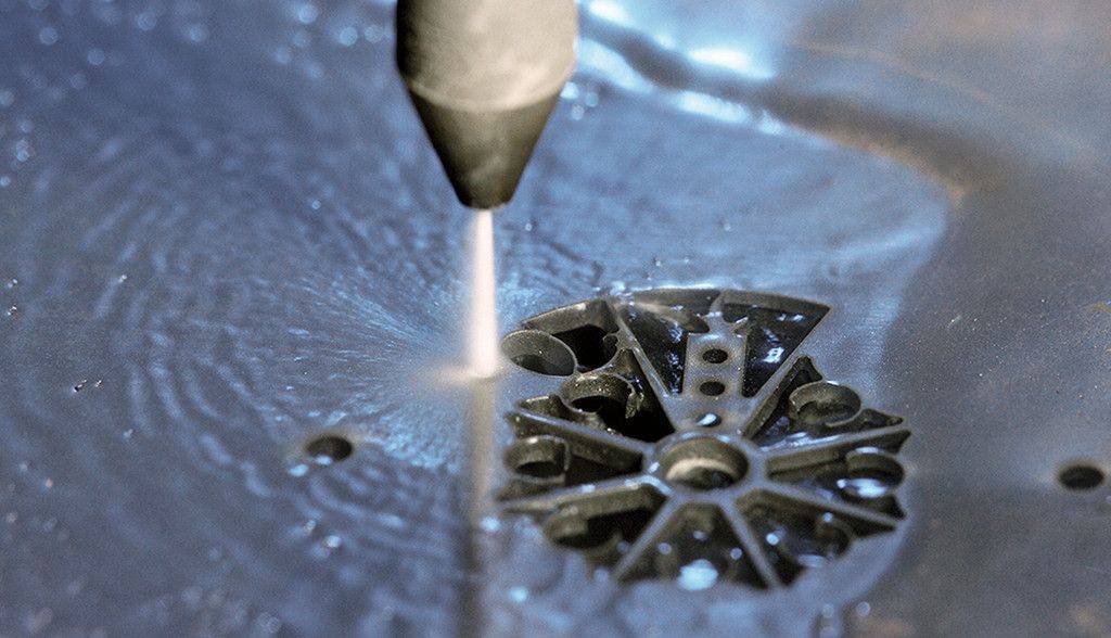 Резка металла водой: технология, принцип действия