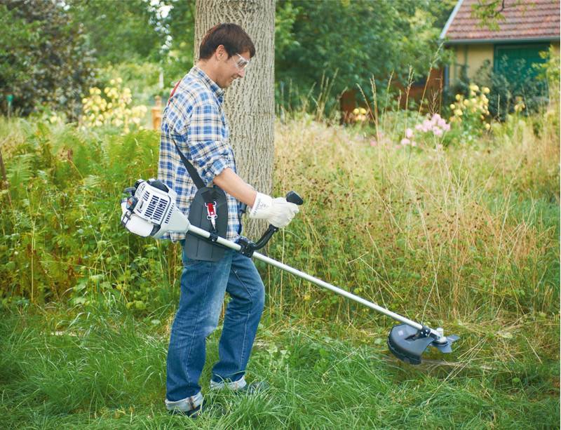 Как пользоваться триммером: для травы, как одеть, правильно, принцип работы, как использовать, бензотриммером, бензин, видео