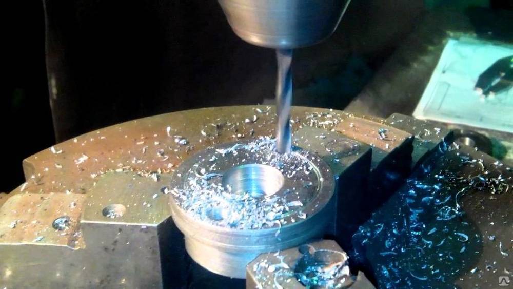 Сверление больших отверстий в металле: способы и инструменты