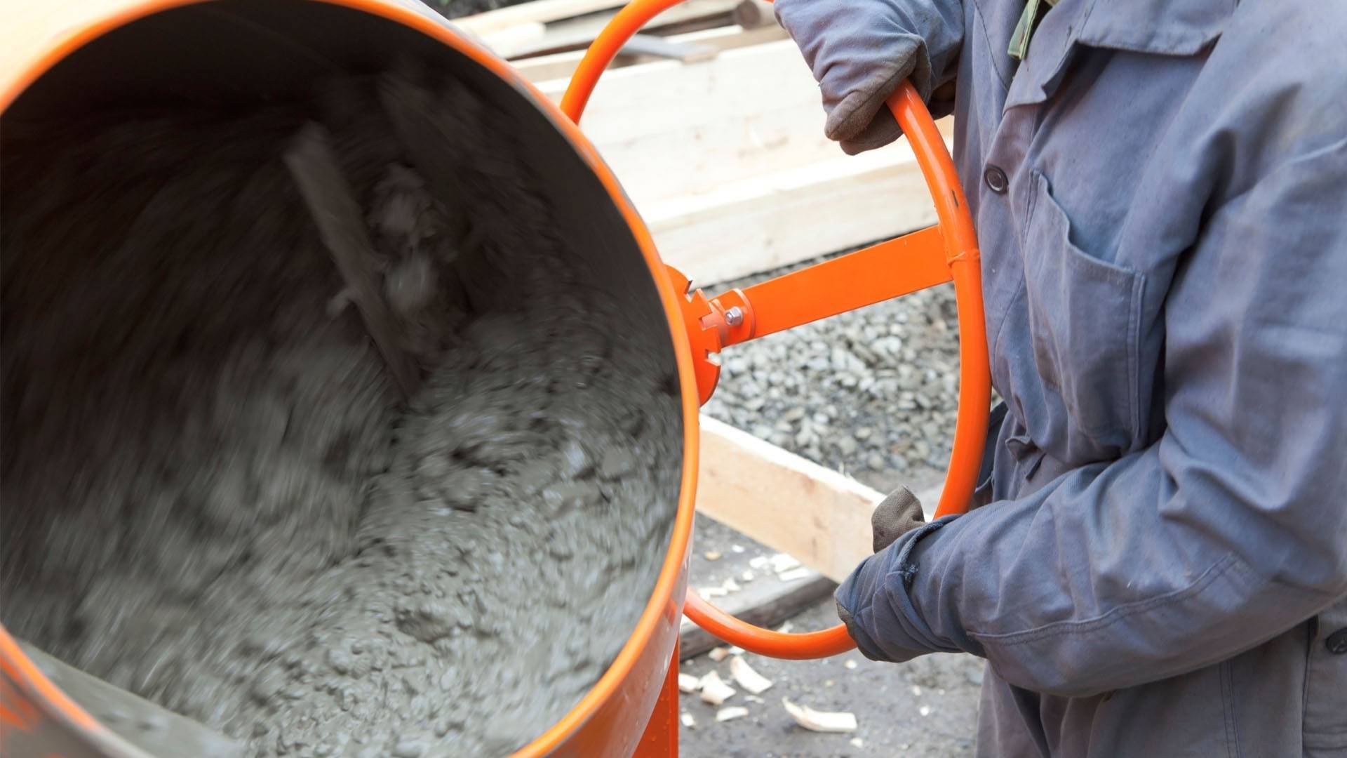 Как очистить бетономешалку от застывшего бетона
