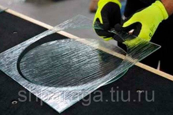 Как резать стекло стеклорезом: основные приемы и нюансы работы