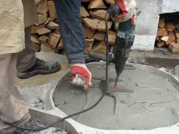 Как сделать из перфоратора вибратор для бетона