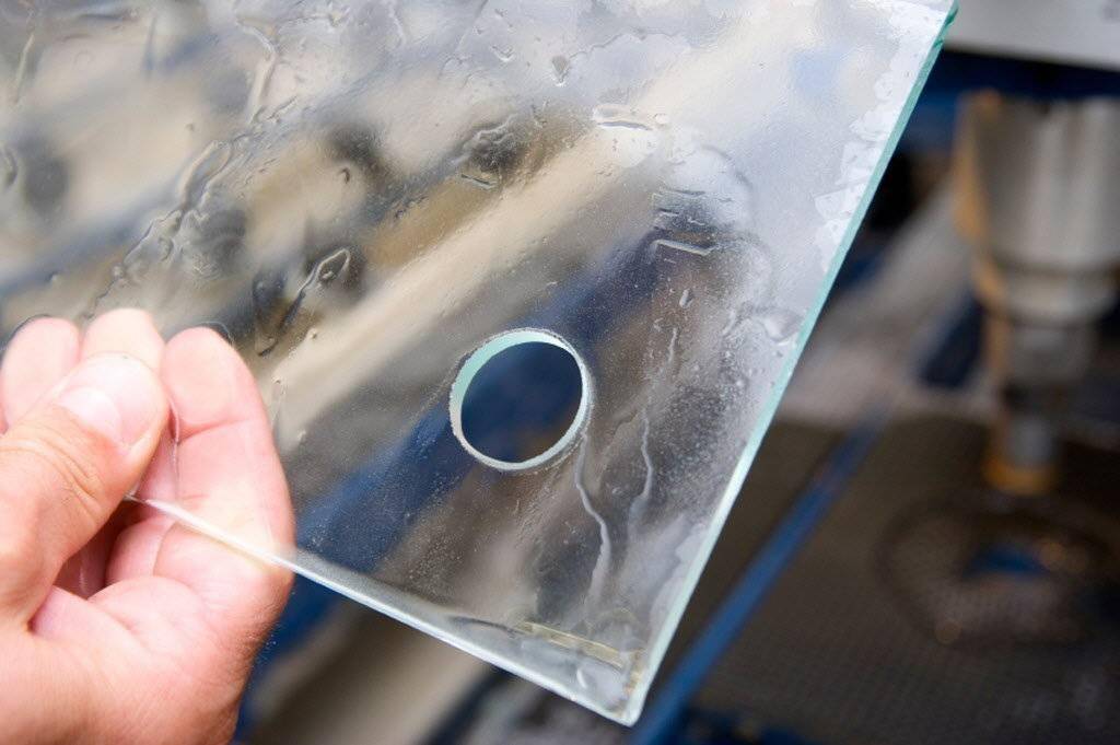 Как сверлить стекло - способы сверления стекла